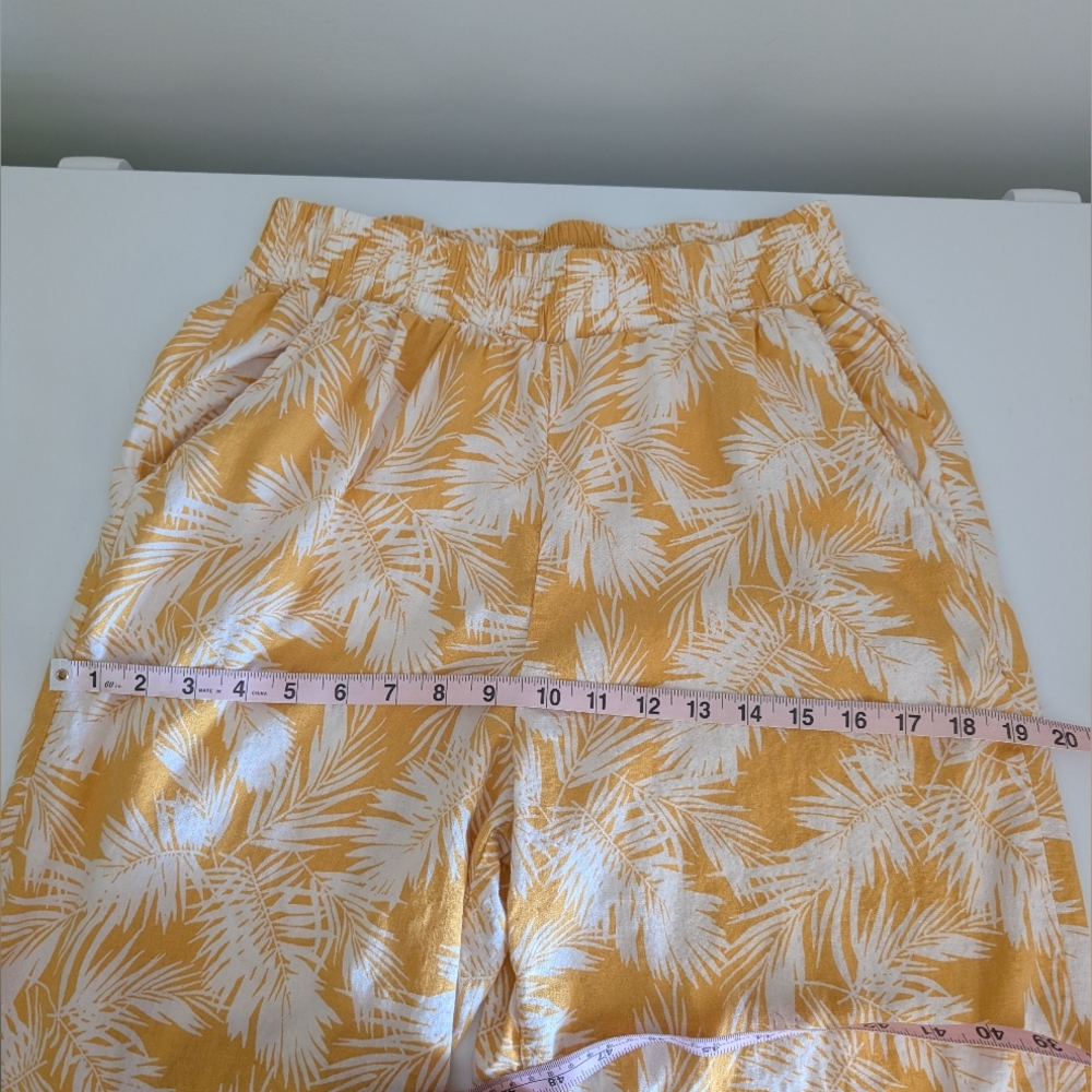 Panama Jack Wide Legged Cropped Linen/Rayon Pants - Picture 8 of 10